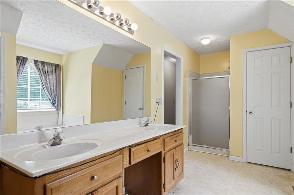 3 bedroom, 3 bathroom, 2,016 sq ft single family residence for sale at 1787 Wedgewood Drive, Stone Mountain, GA 30088 — photo 10