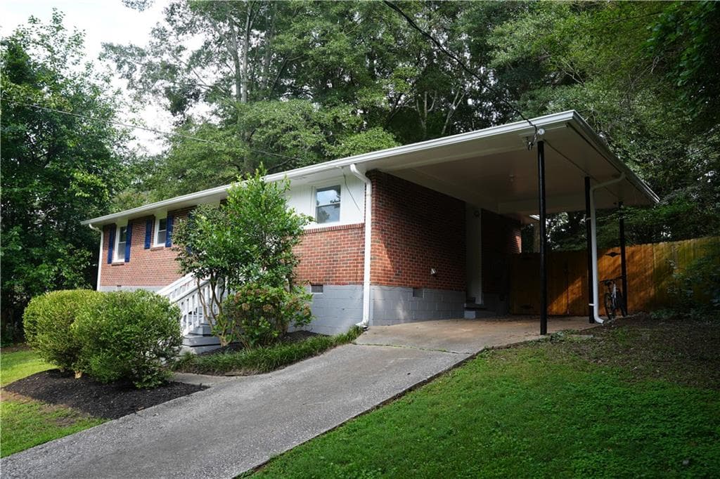 3 bedroom, 2 bathroom, 1,116 sq ft single family residence for sale at 2209 Willivee Place, Decatur, GA 30033 — photo 3