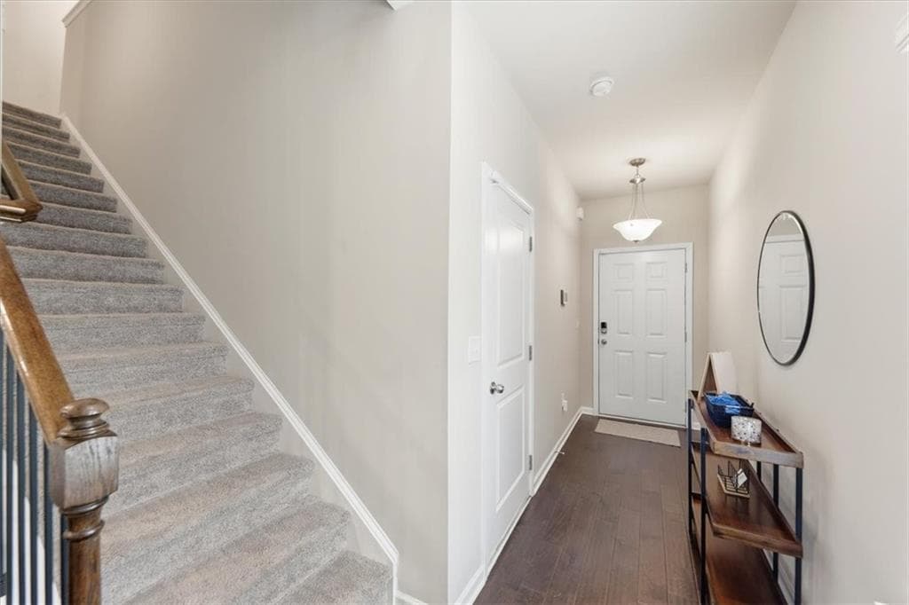 3 bedroom, 3 bathroom, 2,099 sq ft townhouse under contract at 2242 Justify Lane, Lithonia, GA 30058 — photo 3