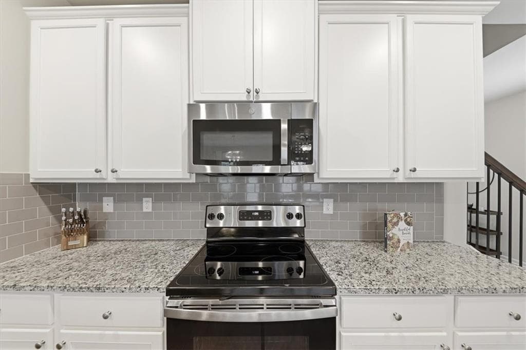 3 bedroom, 3 bathroom, 2,099 sq ft townhouse under contract at 2242 Justify Lane, Lithonia, GA 30058 — photo 6