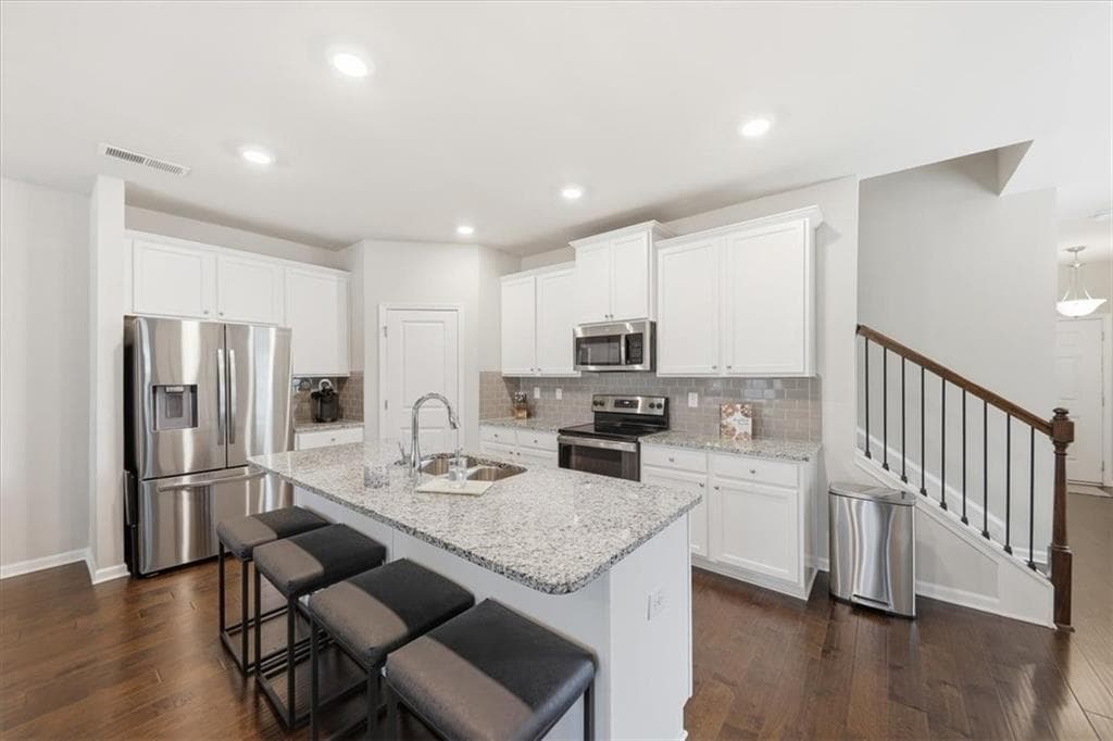 3 bedroom, 3 bathroom, 2,099 sq ft townhouse under contract at 2242 Justify Lane, Lithonia, GA 30058 — photo 7