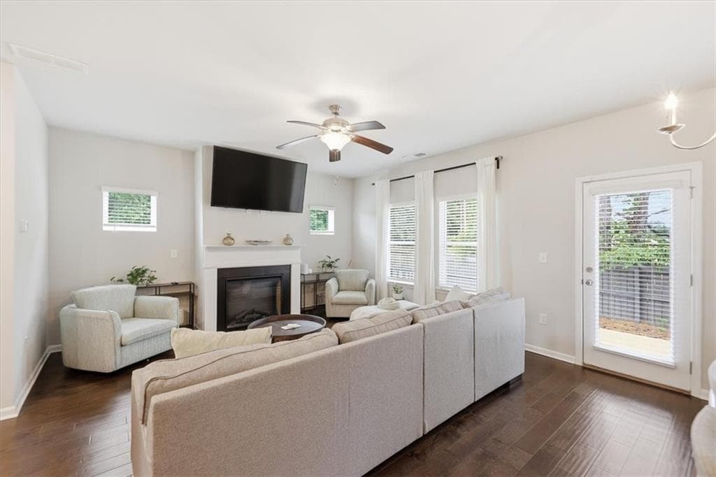 3 bedroom, 3 bathroom, 2,099 sq ft townhouse under contract at 2242 Justify Lane, Lithonia, GA 30058 — photo 9