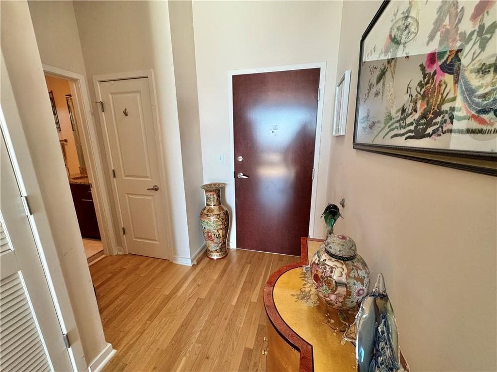 1 bedroom, 1 bathroom, 698 sq ft condominium for sale at 3324 Peachtree Road 2606, Atlanta, GA 30326 — photo 9