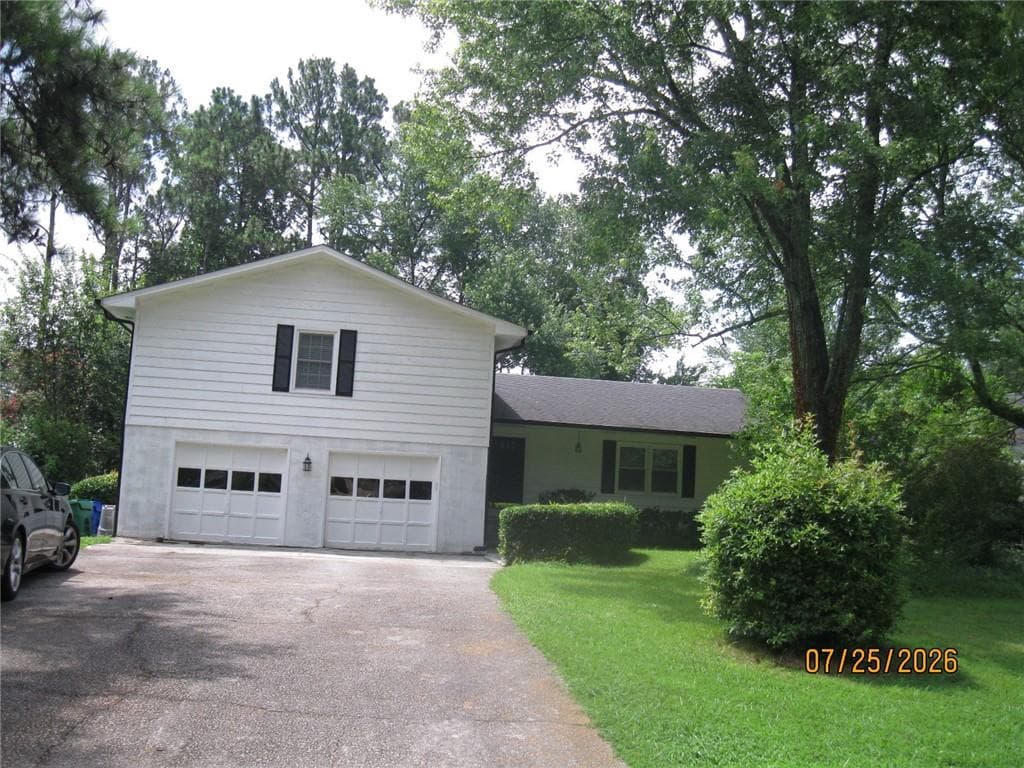 4 bedroom, 3 bathroom, 2,503 sq ft single family residence for rent at 5159 Stratham Drive, Dunwoody, GA 30338 for $3,400 a month — photo 1 of 23