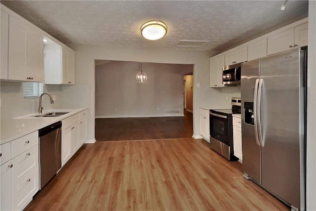 4 bedroom, 3 bathroom, 2,640 sq ft single family residence for rent at 2242 Josephine Court, Marietta, GA 30062 for $2,825 a month — photo 3