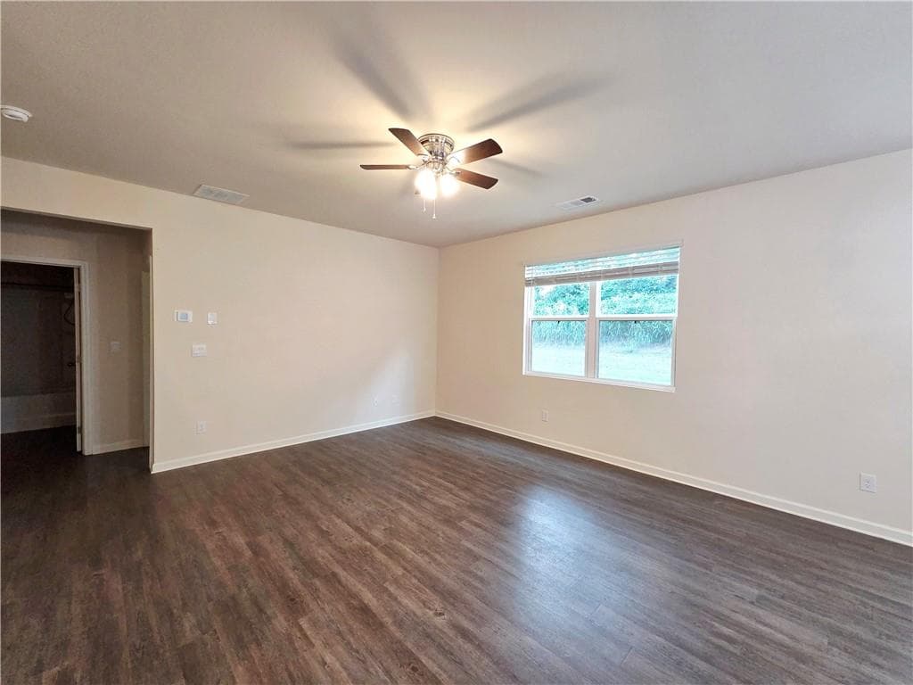 5 bedroom, 3 bathroom, 2,449 sq ft single family residence for sale at 306 Walnut Grove Way, Pendergrass, GA 30567 — photo 5