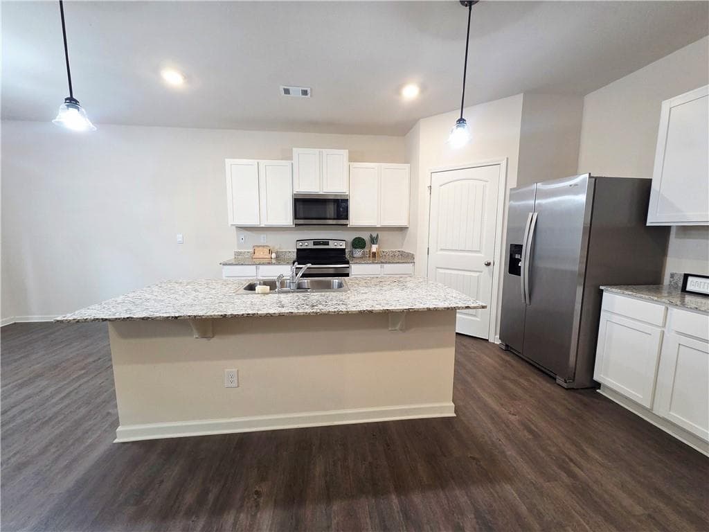 5 bedroom, 3 bathroom, 2,449 sq ft single family residence for sale at 306 Walnut Grove Way, Pendergrass, GA 30567 — photo 8