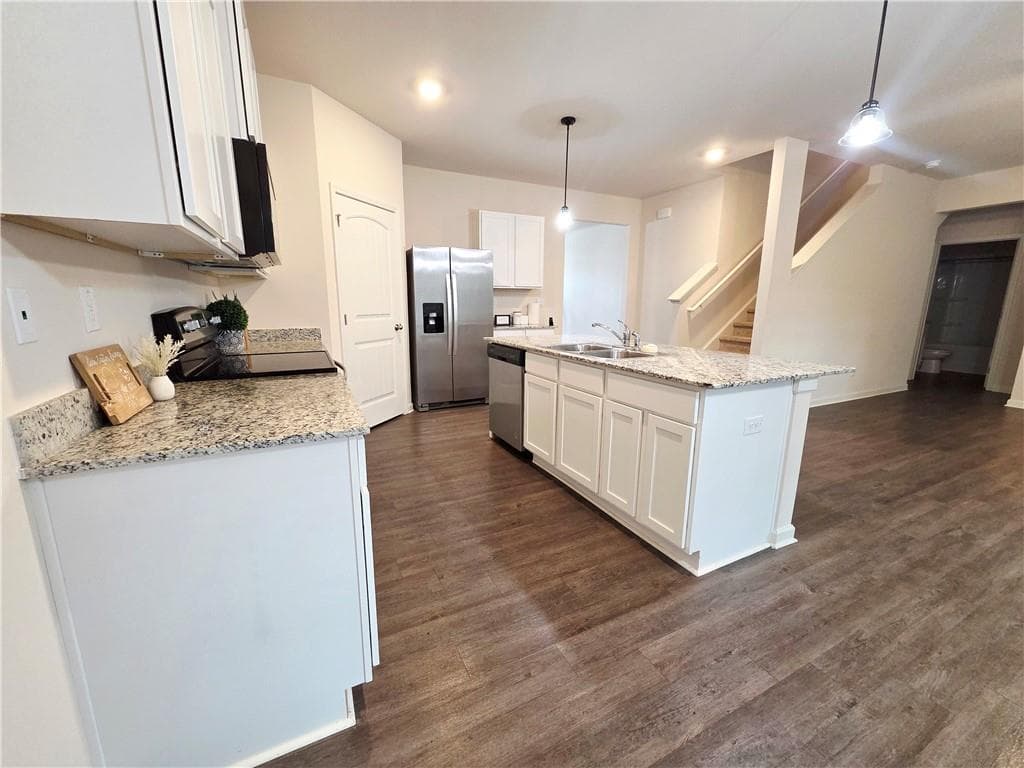 5 bedroom, 3 bathroom, 2,449 sq ft single family residence for sale at 306 Walnut Grove Way, Pendergrass, GA 30567 — photo 10