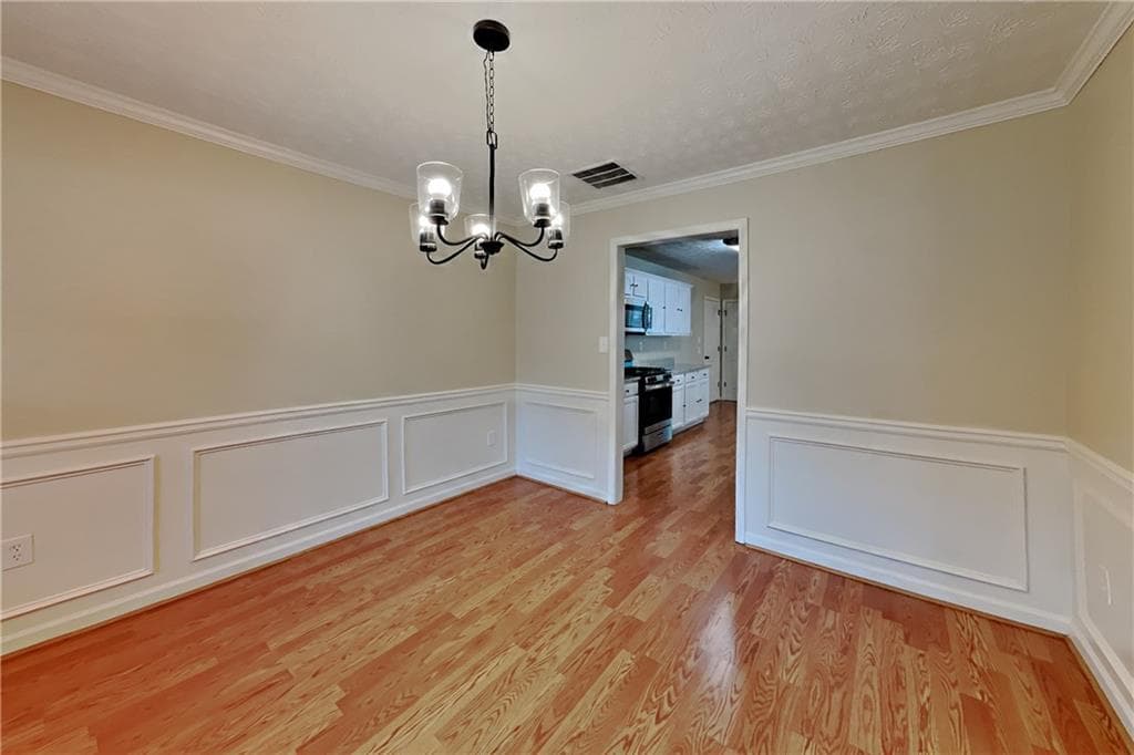 4 bedroom, 3 bathroom, 2,482 sq ft single family residence for rent at 7435 Calm Springs Drive, Flowery Branch, GA 30542 for $2,400 a month — photo 5