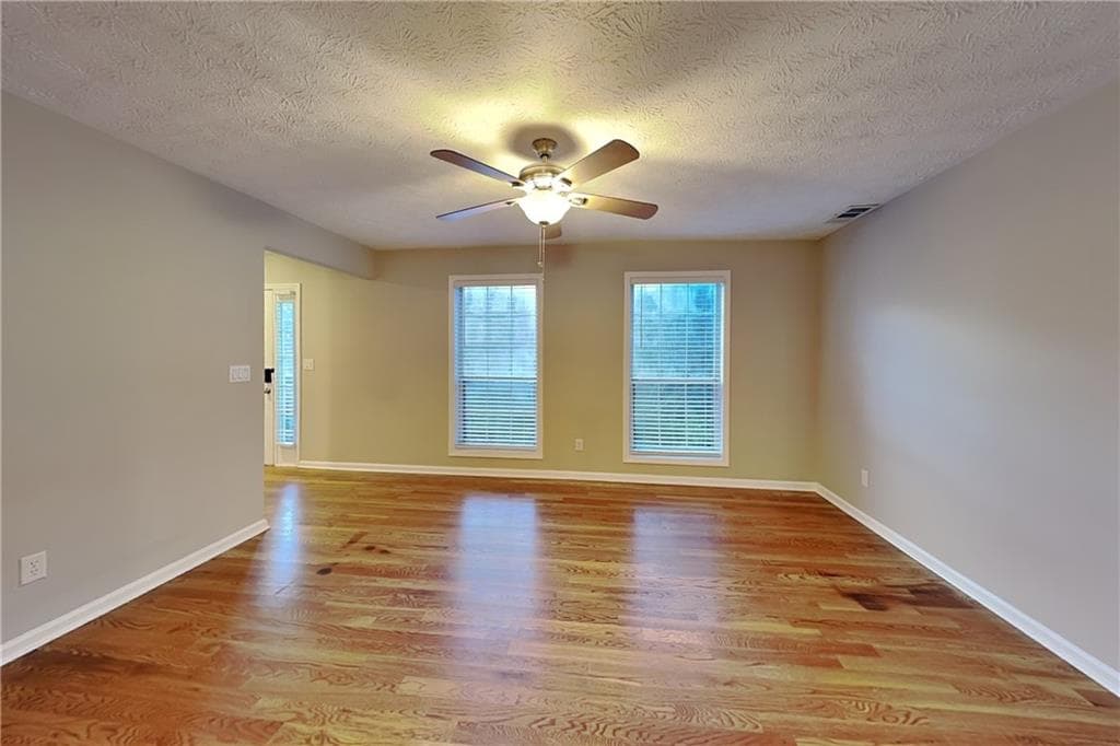 4 bedroom, 3 bathroom, 2,030 sq ft single family residence for rent at 5027 Wesleyan Drive, Woodstock, GA 30189 for $2,275 a month — photo 5