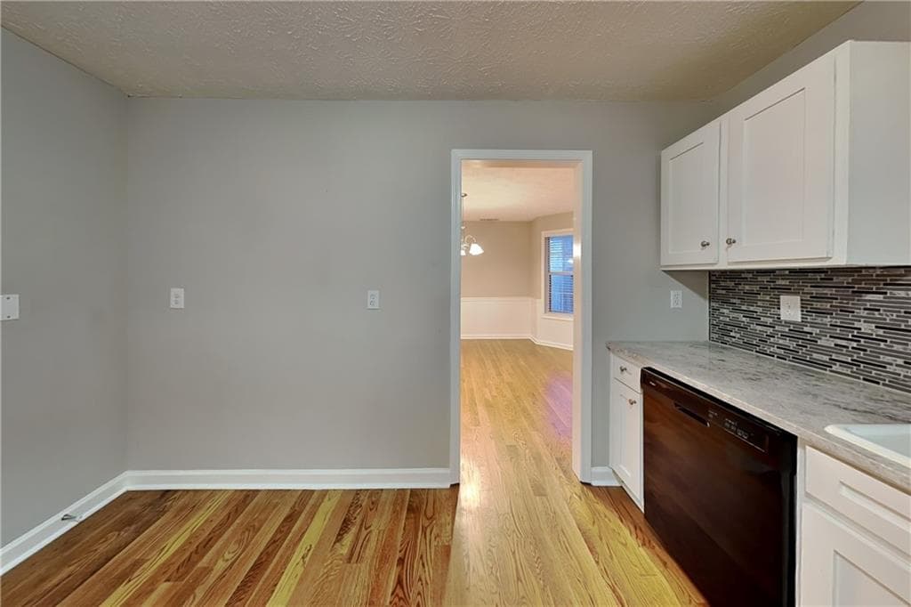 4 bedroom, 3 bathroom, 2,030 sq ft single family residence for rent at 5027 Wesleyan Drive, Woodstock, GA 30189 for $2,275 a month — photo 7