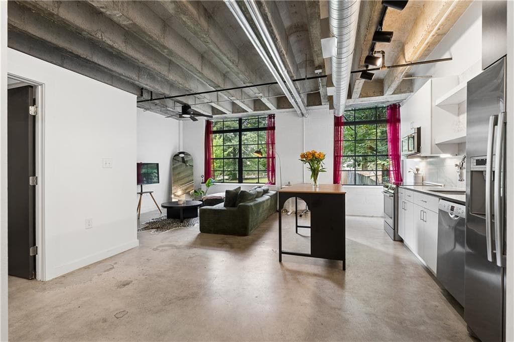 1 bedroom, 1 bathroom, 705 sq ft condominium for sale at 1065 United Avenue 204, Atlanta, GA 30316