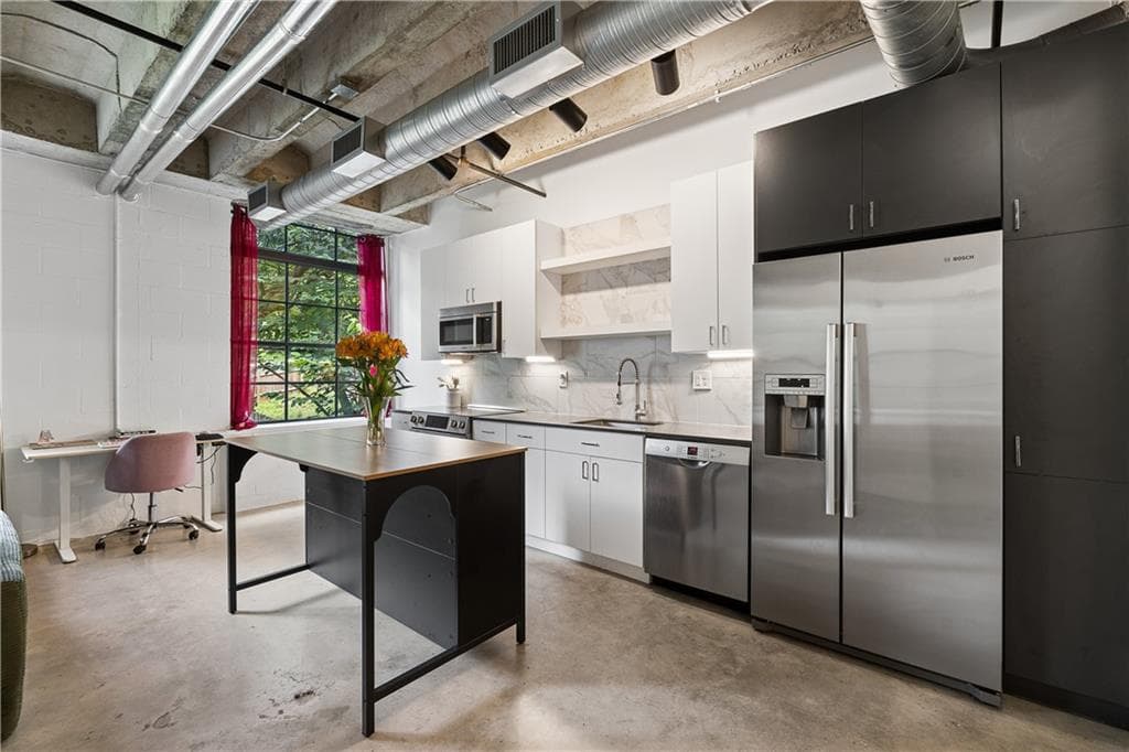 1 bedroom, 1 bathroom, 705 sq ft condominium for sale at 1065 United Avenue 204, Atlanta, GA 30316 — photo 2