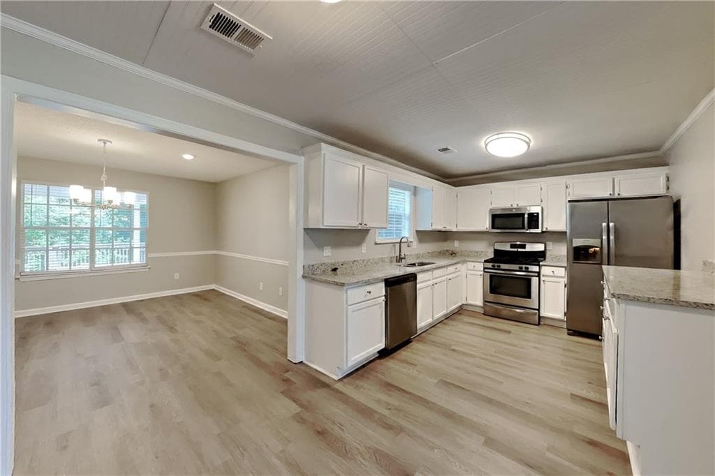 4 bedroom, 3 bathroom, 2,496 sq ft single family residence for rent at 1870 Rocksram Drive, Buford, GA 30519 for $2,400 a month — photo 6