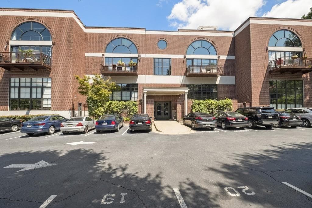 2 bedroom, 2 bathroom, 1,432 sq ft condominium for rent at 790 North Avenue 108, Atlanta, GA 30306 for $2,750 a month — photo 1 of 23