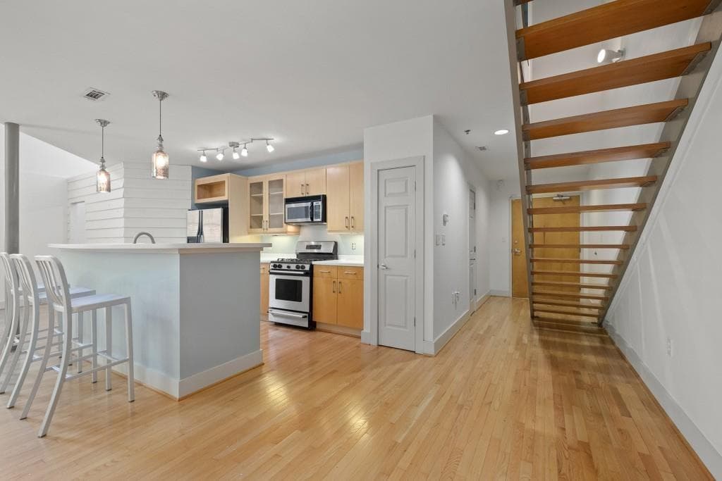 2 bedroom, 2 bathroom, 1,432 sq ft condominium for rent at 790 North Avenue 108, Atlanta, GA 30306 for $2,750 a month — photo 2