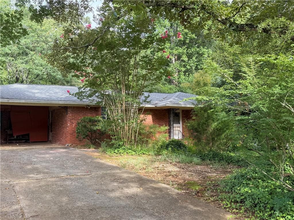 1070 Delmont Terrace, Roswell, GA 30075 — most recent listing photo