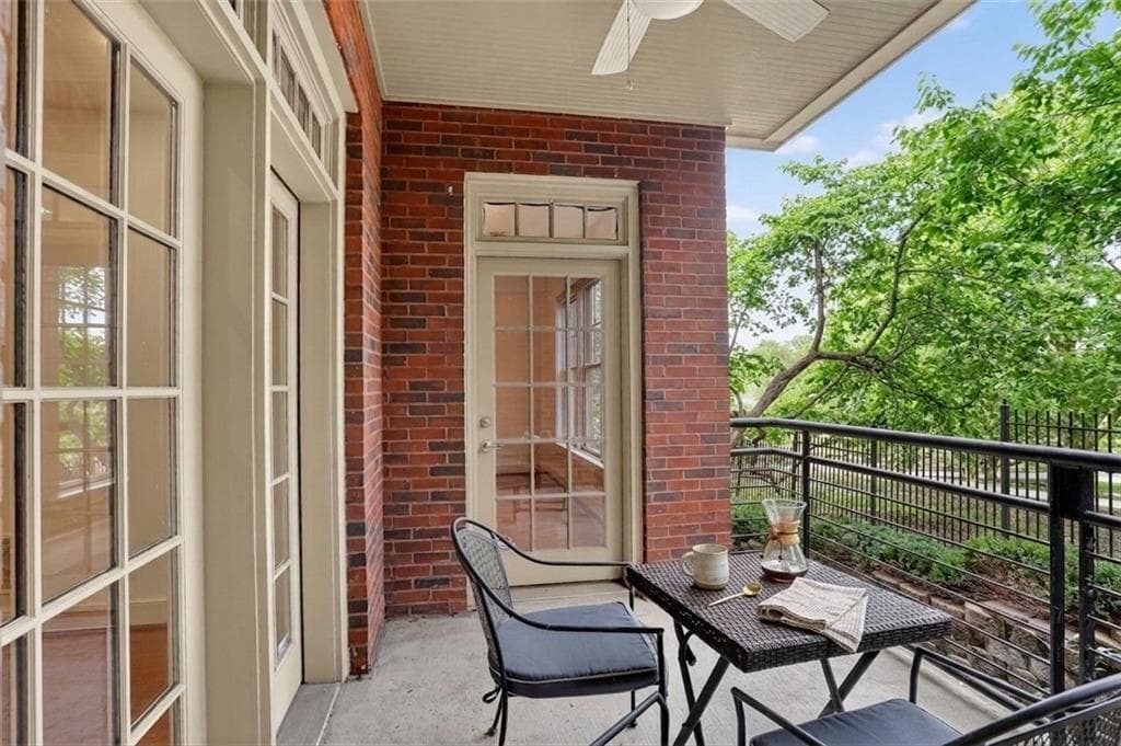 2 bedroom, 2 bathroom, 1,388 sq ft condominium for sale at 273 12th Street 210, Atlanta, GA 30309 — photo 2