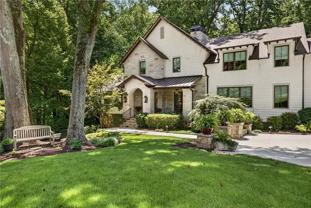 6 bedroom, 8 bathroom, 7,600 sq ft single family residence for sale at 4584 Meadow Valley Drive, Sandy Springs, GA 30342 — photo 2