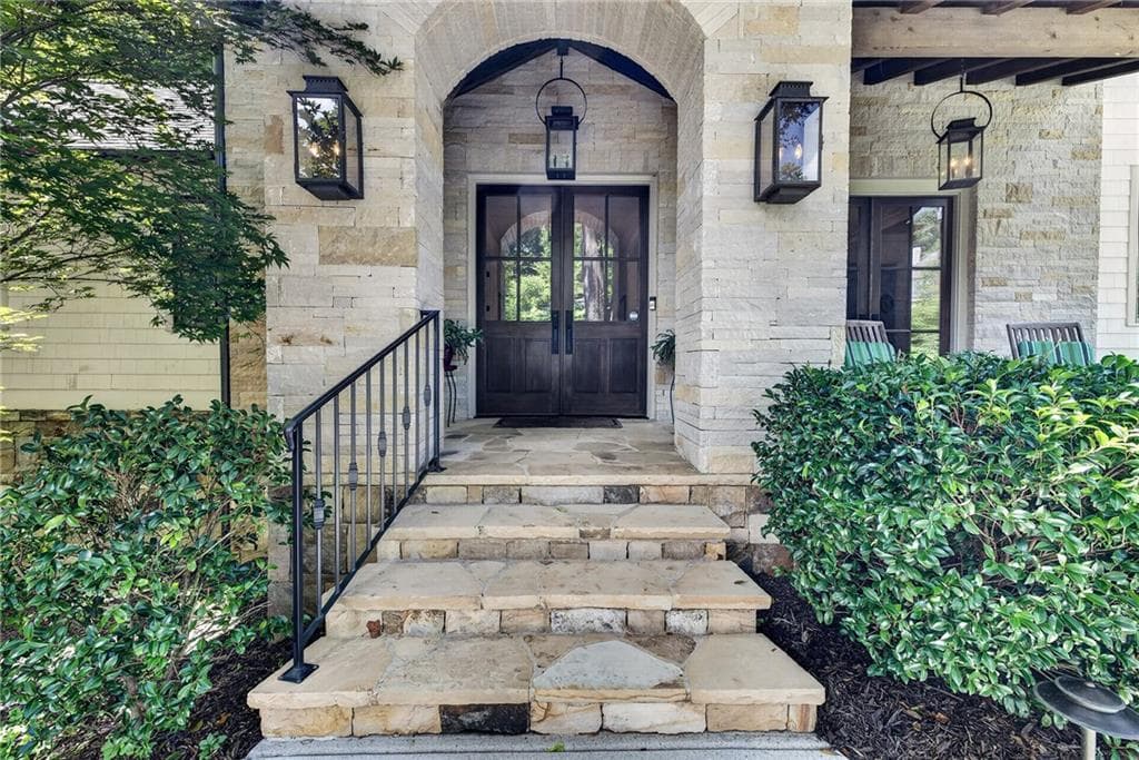 6 bedroom, 8 bathroom, 7,600 sq ft single family residence for sale at 4584 Meadow Valley Drive, Sandy Springs, GA 30342 — photo 5