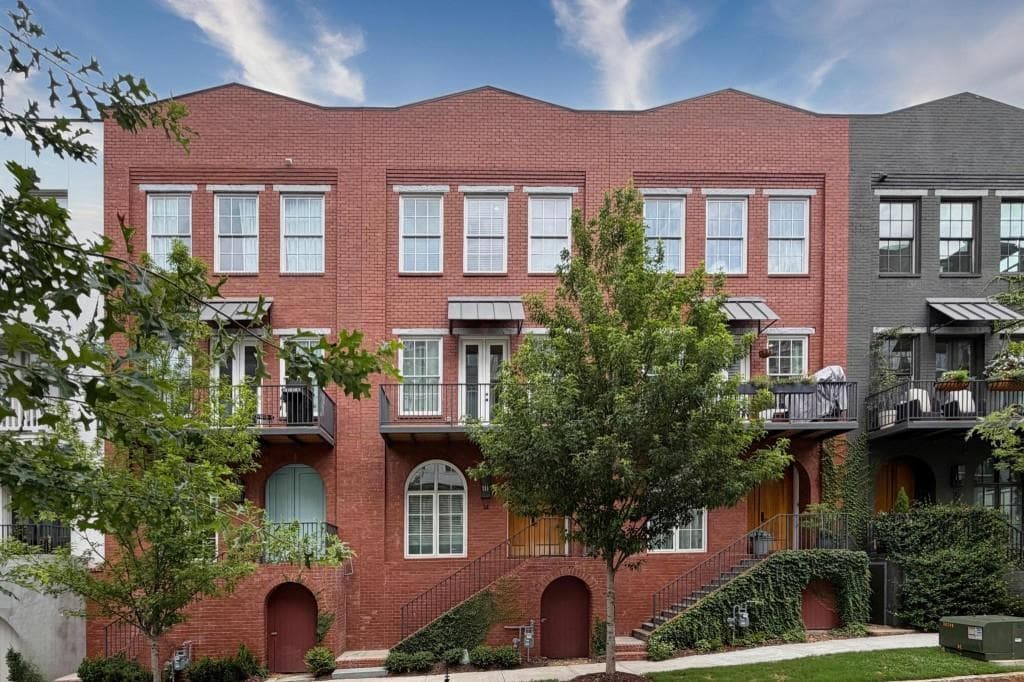 3 bedroom, 4 bathroom, 2,000 sq ft townhouse for sale at 14 Bass Street, Atlanta, GA 30315 — photo 1 of 47