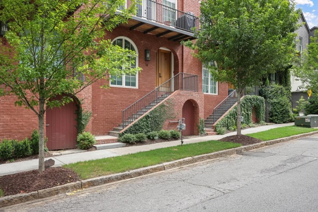 3 bedroom, 4 bathroom, 2,000 sq ft townhouse for sale at 14 Bass Street, Atlanta, GA 30315 — photo 2