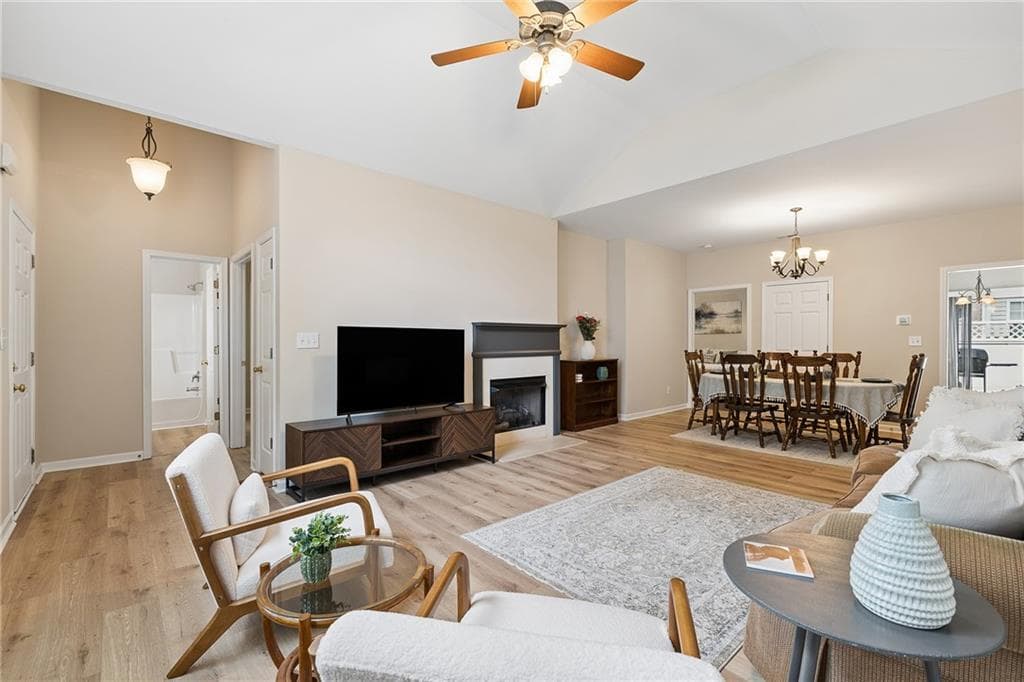 3 bedroom, 3 bathroom, 1,844 sq ft condominium for sale at 3392 Raes Creek Road, Marietta, GA 30008 — photo 2