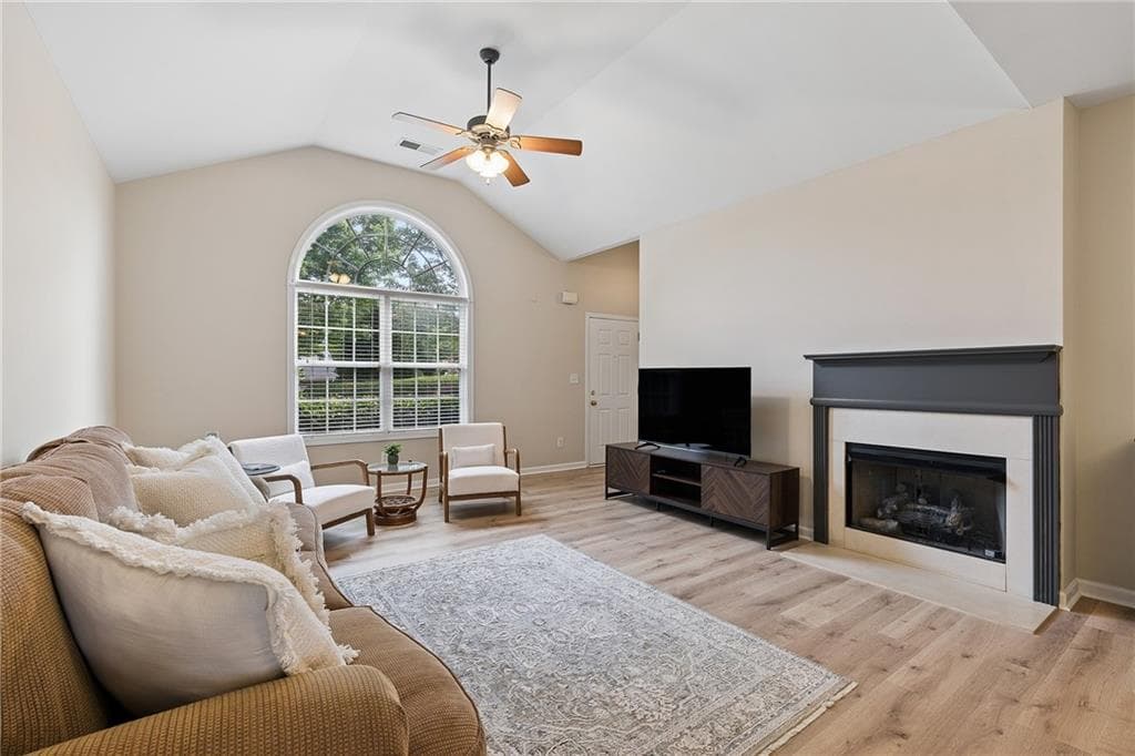 3 bedroom, 3 bathroom, 1,844 sq ft condominium for sale at 3392 Raes Creek Road, Marietta, GA 30008 — photo 9