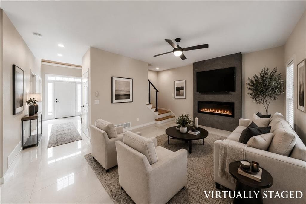 3 bedroom, 3 bathroom, 2,043 sq ft single family residence under contract at 2038 Spicers Lane, Woodstock, GA 30189 — photo 4