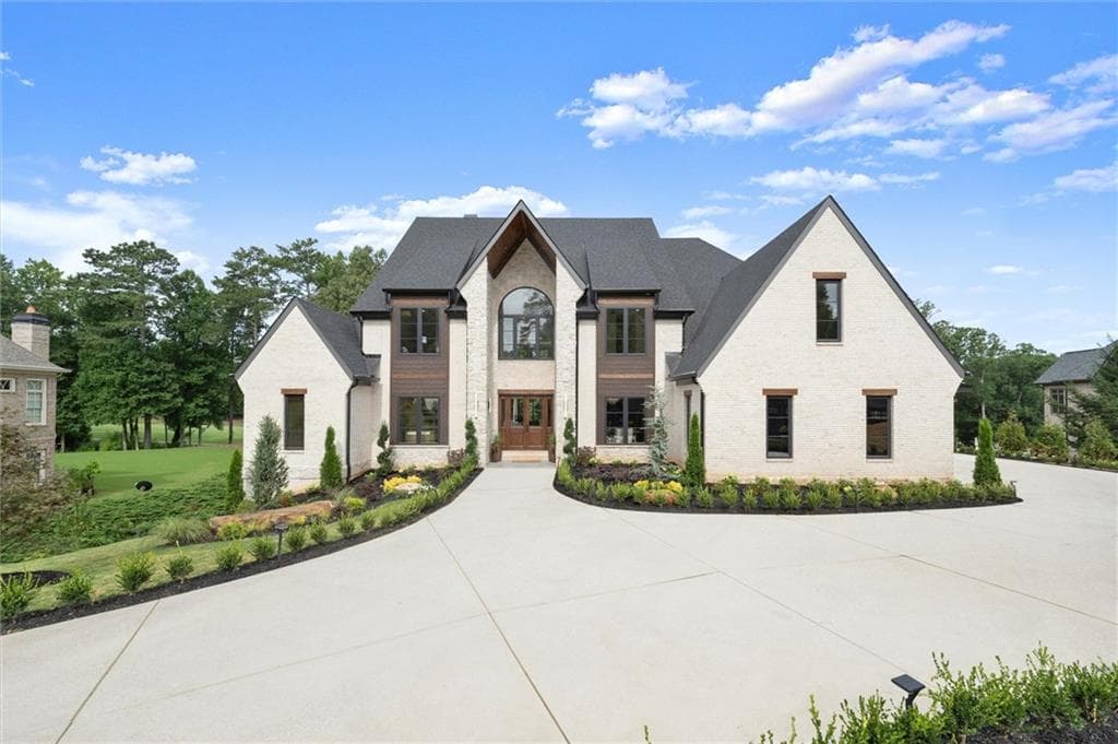 6 bedroom, 6 bathroom, 10,411 sq ft single family residence under contract at 215 Traditions Drive, Alpharetta, GA 30004 — photo 2