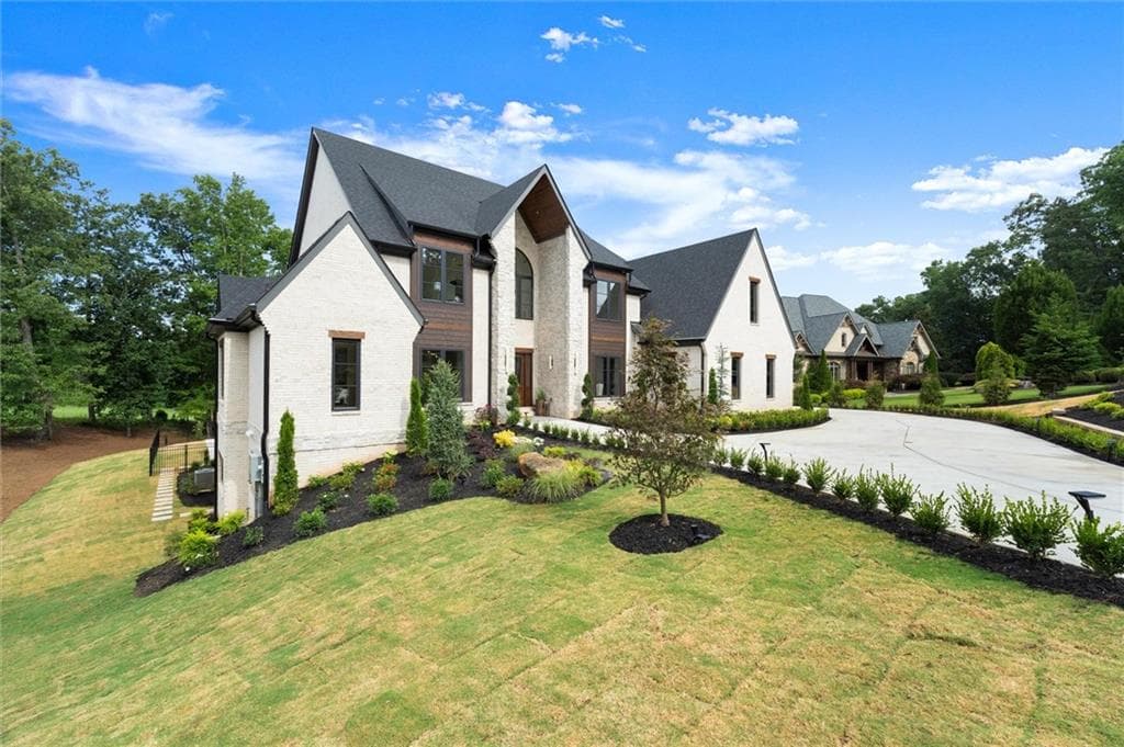 6 bedroom, 6 bathroom, 10,411 sq ft single family residence under contract at 215 Traditions Drive, Alpharetta, GA 30004 — photo 5