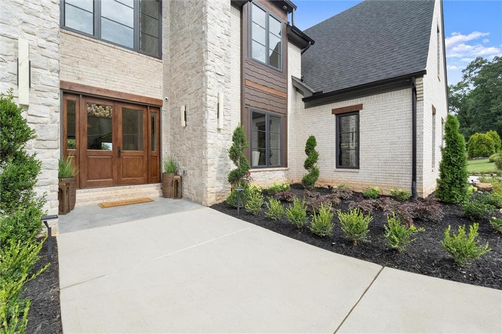 6 bedroom, 6 bathroom, 10,411 sq ft single family residence under contract at 215 Traditions Drive, Alpharetta, GA 30004 — photo 8