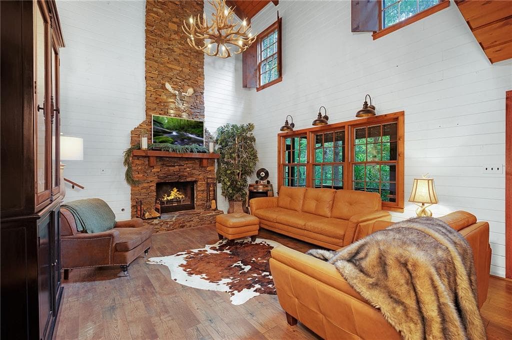 4 bedroom, 3 bathroom, 1,890 sq ft single family residence for sale at 270 Buckskull Hollow Drive, Big Canoe, GA 30143 — photo 3