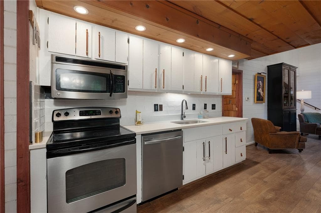 4 bedroom, 3 bathroom, 1,890 sq ft single family residence for sale at 270 Buckskull Hollow Drive, Big Canoe, GA 30143 — photo 10