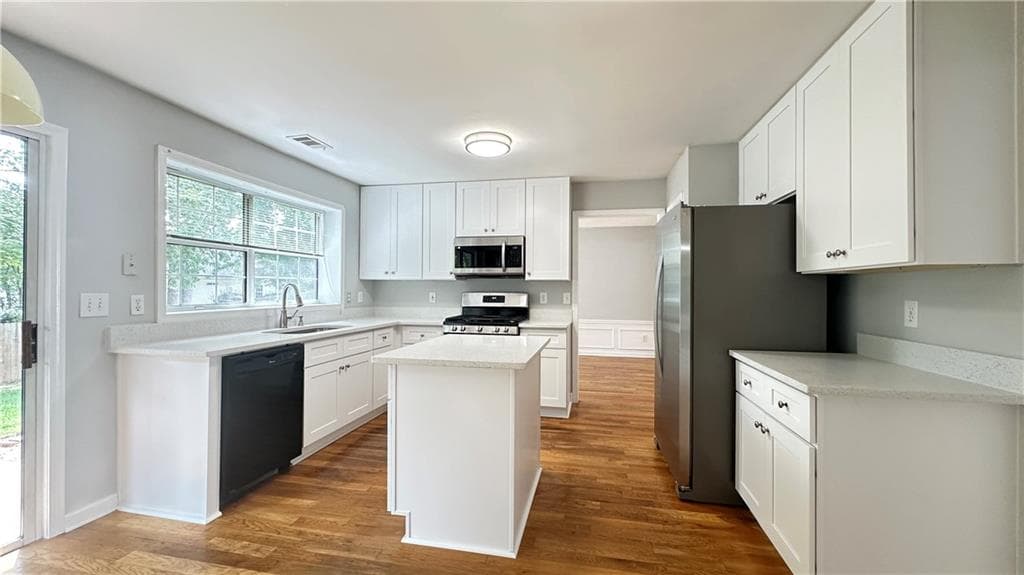 4 bedroom, 3 bathroom, 2,289 sq ft single family residence for rent at 11900 Carriage Park Lane, Duluth, GA 30097 for $2,649 a month — photo 5