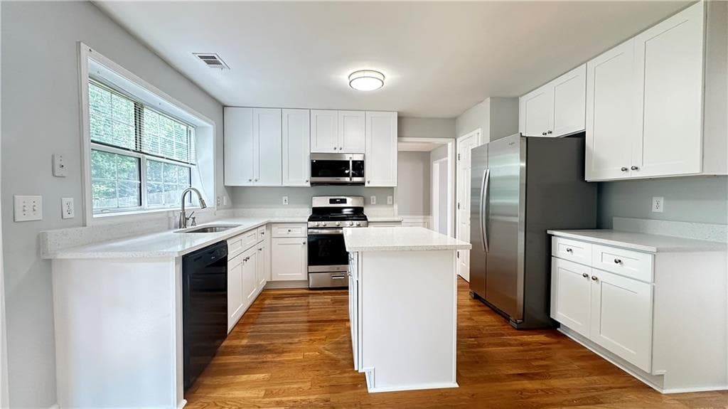4 bedroom, 3 bathroom, 2,289 sq ft single family residence for rent at 11900 Carriage Park Lane, Duluth, GA 30097 for $2,649 a month — photo 6