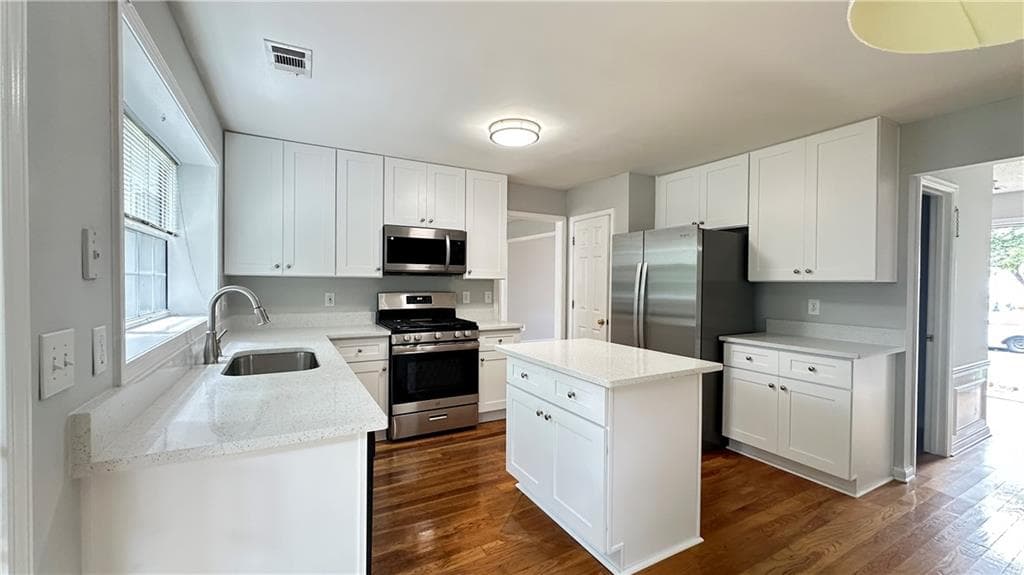 4 bedroom, 3 bathroom, 2,289 sq ft single family residence for rent at 11900 Carriage Park Lane, Duluth, GA 30097 for $2,649 a month — photo 7