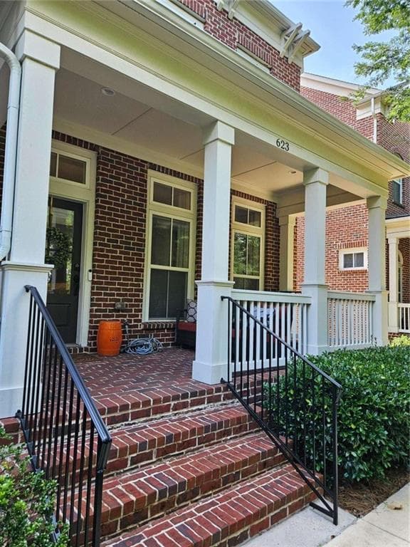 4 bedroom, 4 bathroom, 2,500 sq ft townhouse for sale at 623 Brennan Drive, Decatur, GA 30033 — photo 1 of 28