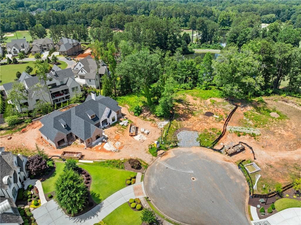 5 bedroom, 7 bathroom, 6,254 sq ft single family residence for sale at 5060 Kings Close, Milton, GA 30004 — photo 8
