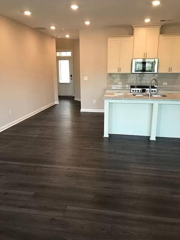 6 bedroom, 7 bathroom, 1,895 sq ft single family residence for rent at 1302 Endicott Court, Cumming, GA 30041 for $2,500 a month — photo 5