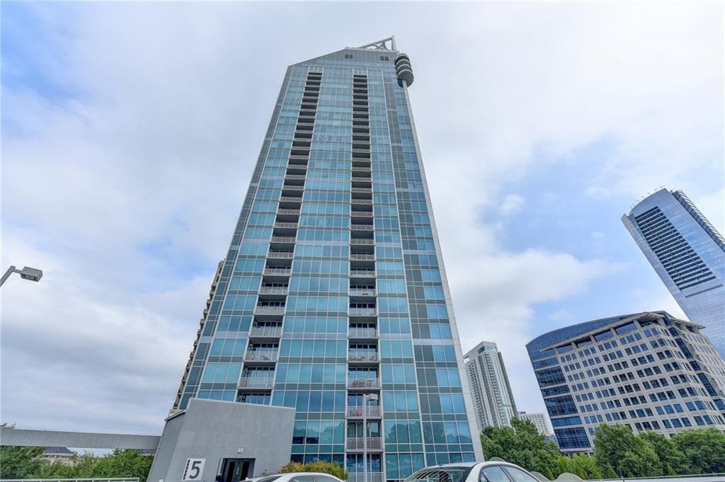 1 bedroom, 1 bathroom, 781 sq ft condominium for sale at 3338 Peachtree Road 504, Atlanta, GA 30326