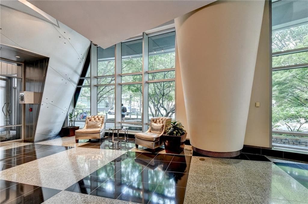1 bedroom, 1 bathroom, 781 sq ft condominium for sale at 3338 Peachtree Road 504, Atlanta, GA 30326 — photo 3