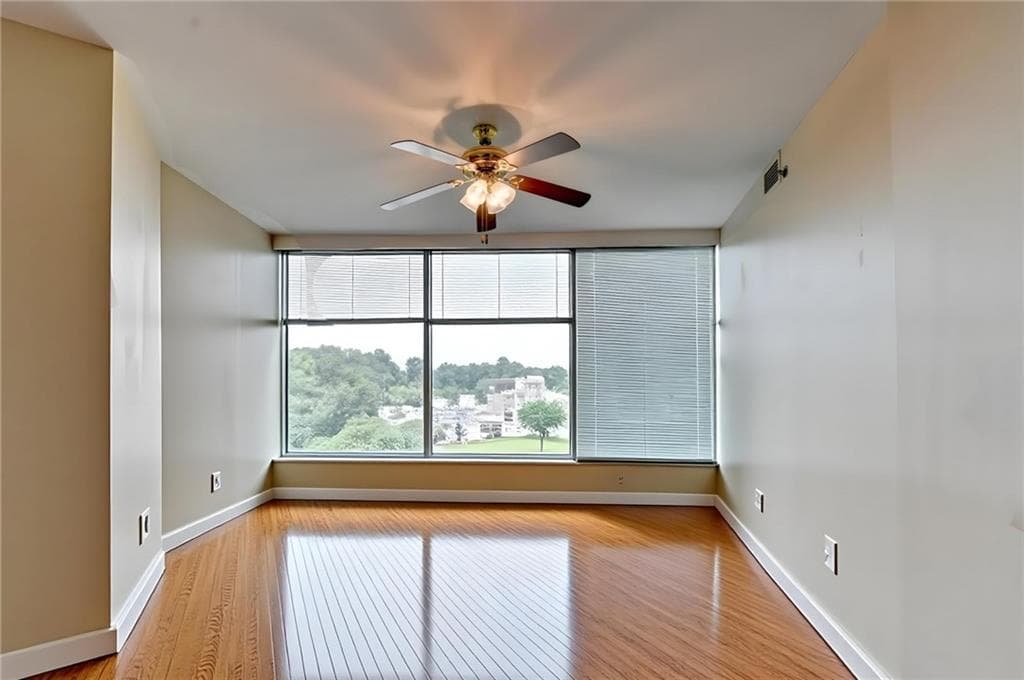 1 bedroom, 1 bathroom, 781 sq ft condominium for sale at 3338 Peachtree Road 504, Atlanta, GA 30326 — photo 8