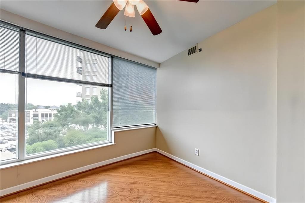 1 bedroom, 1 bathroom, 781 sq ft condominium for sale at 3338 Peachtree Road 504, Atlanta, GA 30326 — photo 9