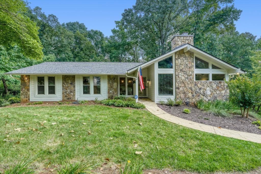 1390 Ridgefield Drive