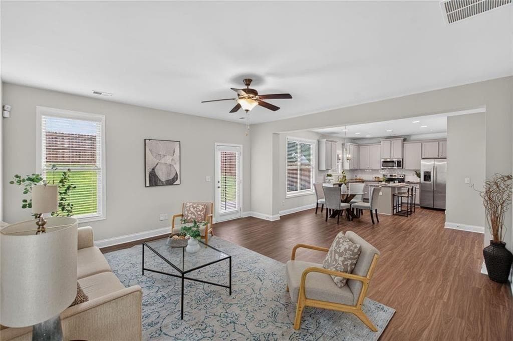 4 bedroom, 3 bathroom, 2,330 sq ft single family residence under contract at 102 Edgeview Court, Dallas, GA 30157 — photo 4