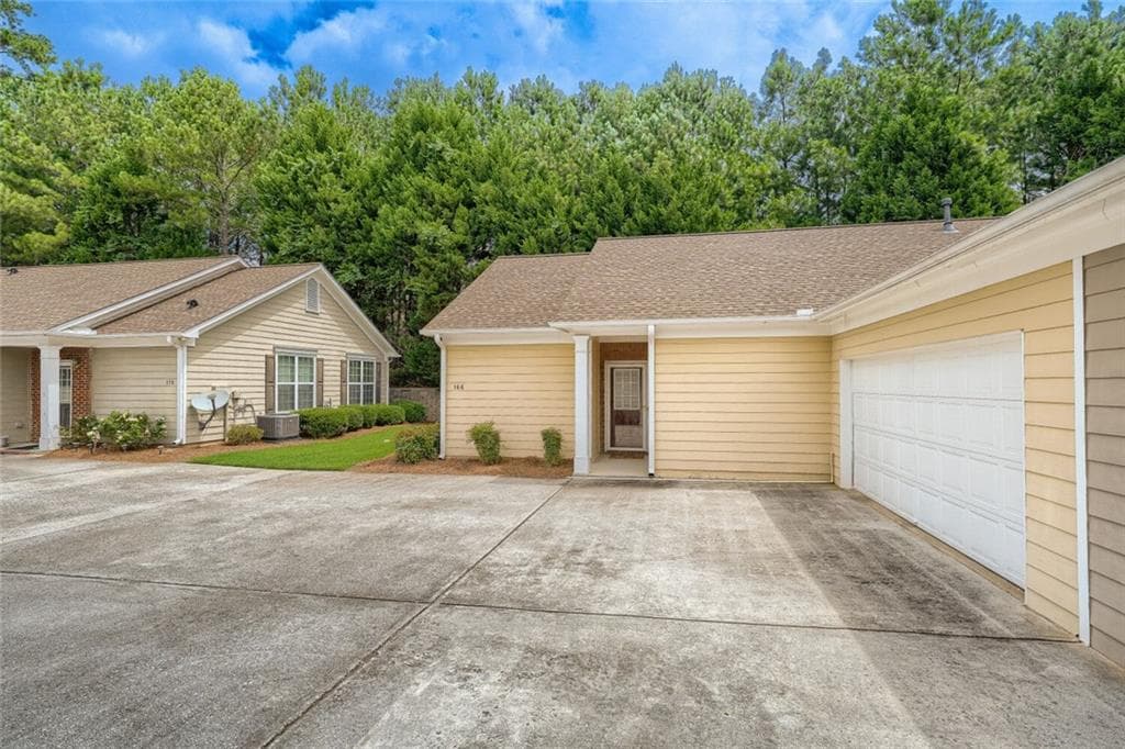 3 bedroom, 2 bathroom, 1,492 sq ft townhouse under contract at 166 Camry Lane, Grayson, GA 30017 — photo 3