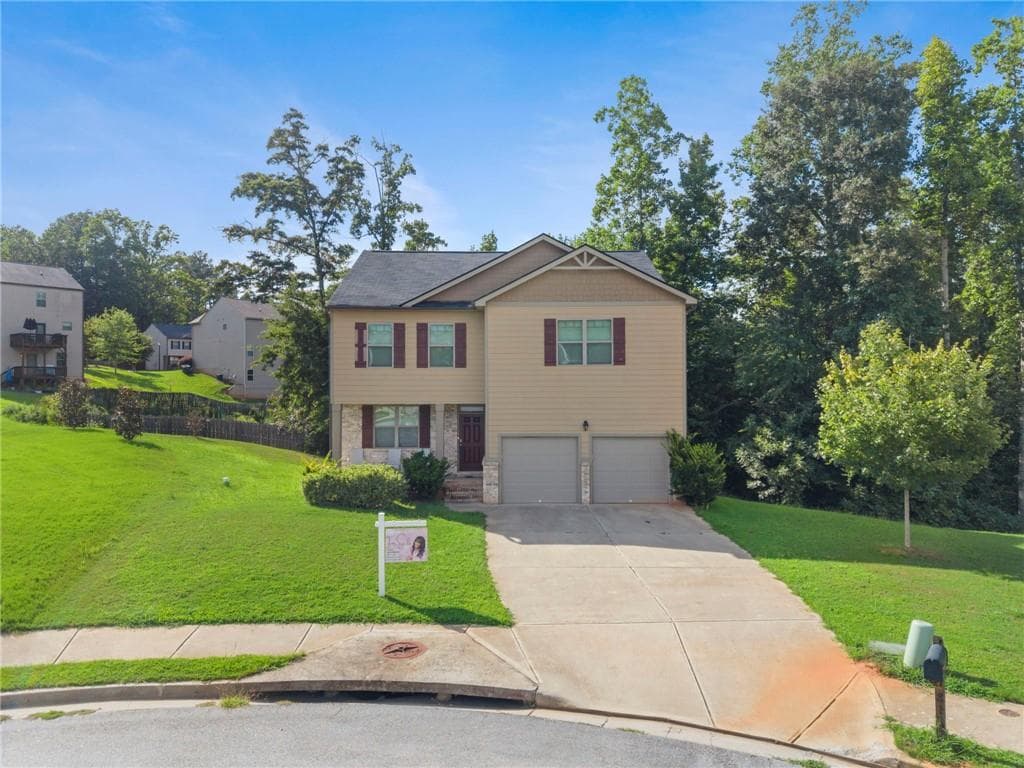 4 bedroom, 3 bathroom, 2,433 sq ft single family residence for sale at 8175 Berrywood Court, Covington, GA 30014 — photo 3