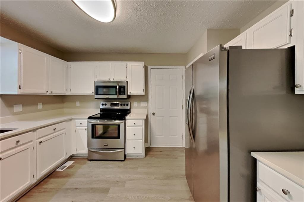 4 bedroom, 3 bathroom, 2,386 sq ft single family residence for rent at 3468 Erin Glen, Kennesaw, GA 30152 for $2,275 a month — photo 7