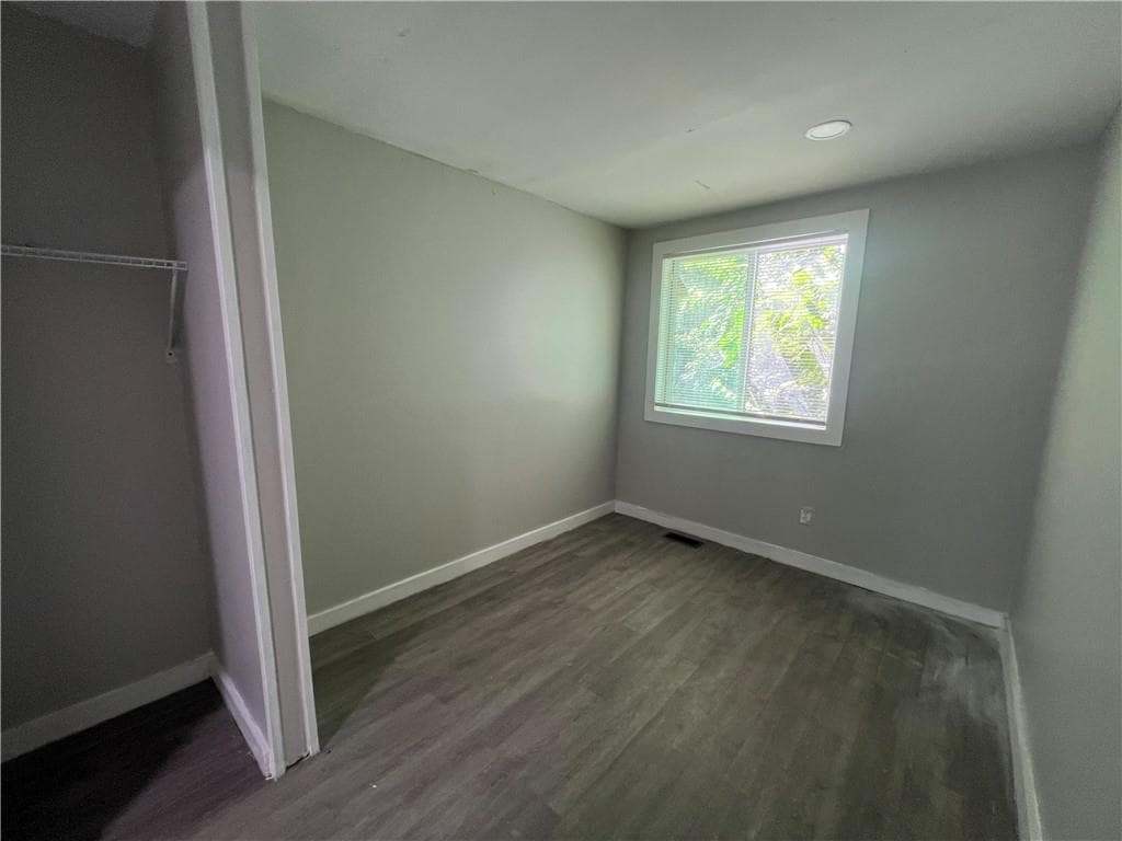 5 bedroom, 4 bathroom, 2,044 sq ft single family residence for sale at 4304 Village Square Lane, Stone Mountain, GA 30083 — photo 4